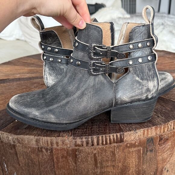 Circle G Black Corral Leather Distressed Studded Harness Belt Round Toe Booties - Picture 5 of 11